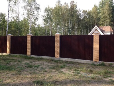 Установка забора из металлопрофиля в Светлогорске